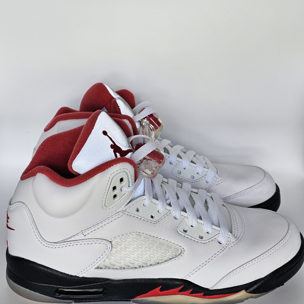 Air Jordan 5 Retro (GS) True White/Fire Red-Black 440888-102 Size 6.5